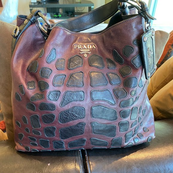 PRADA NAPPA SHOULDER BAG UNIQUE STYLE - Picture 1 of 5